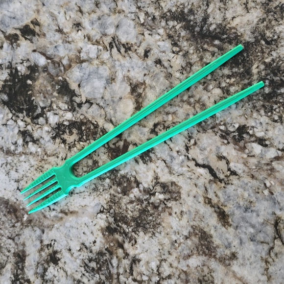 The "ChopFork" - Novelty Sustainable Plastic Utencil (Rare) - Picture 2 of 3